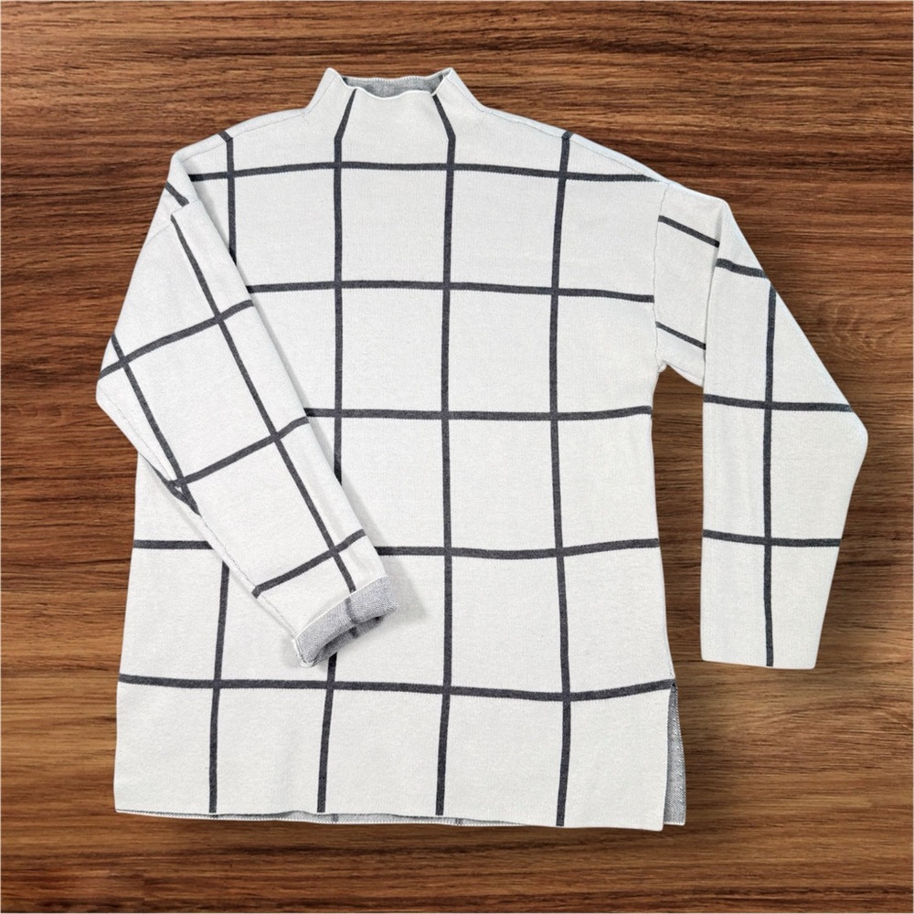 by Design Black White Grid Mock Neck Sweater Women’s Size L Good condition